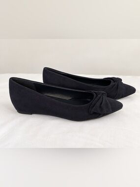 Bandolino Black Pointed-Knot Suede Flats